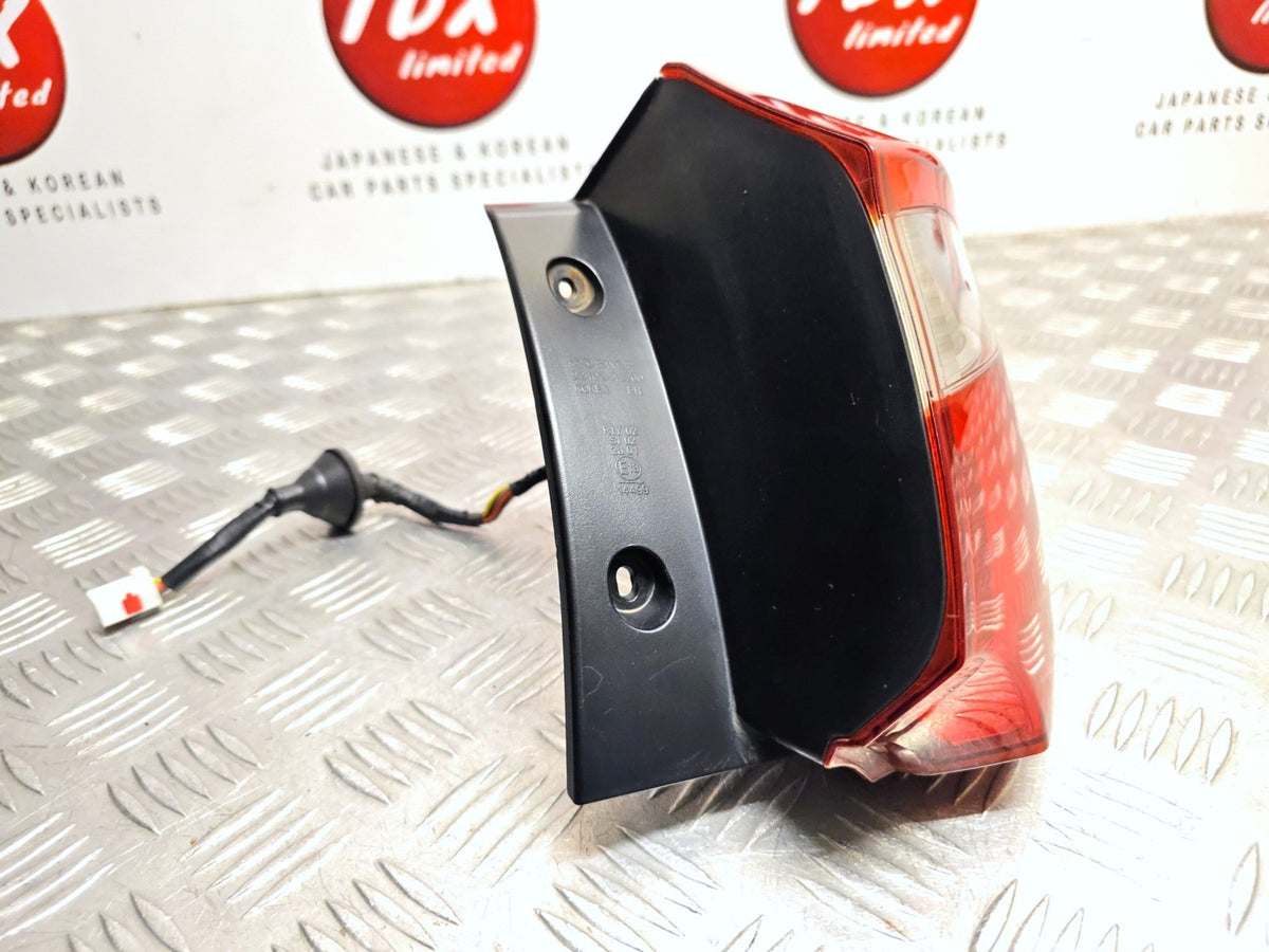 Kia Ceed JD MK2 Hatchback 2016-2018 Drivers Rear Outer Brake Light 92402-A2200 - photo 5 of 8