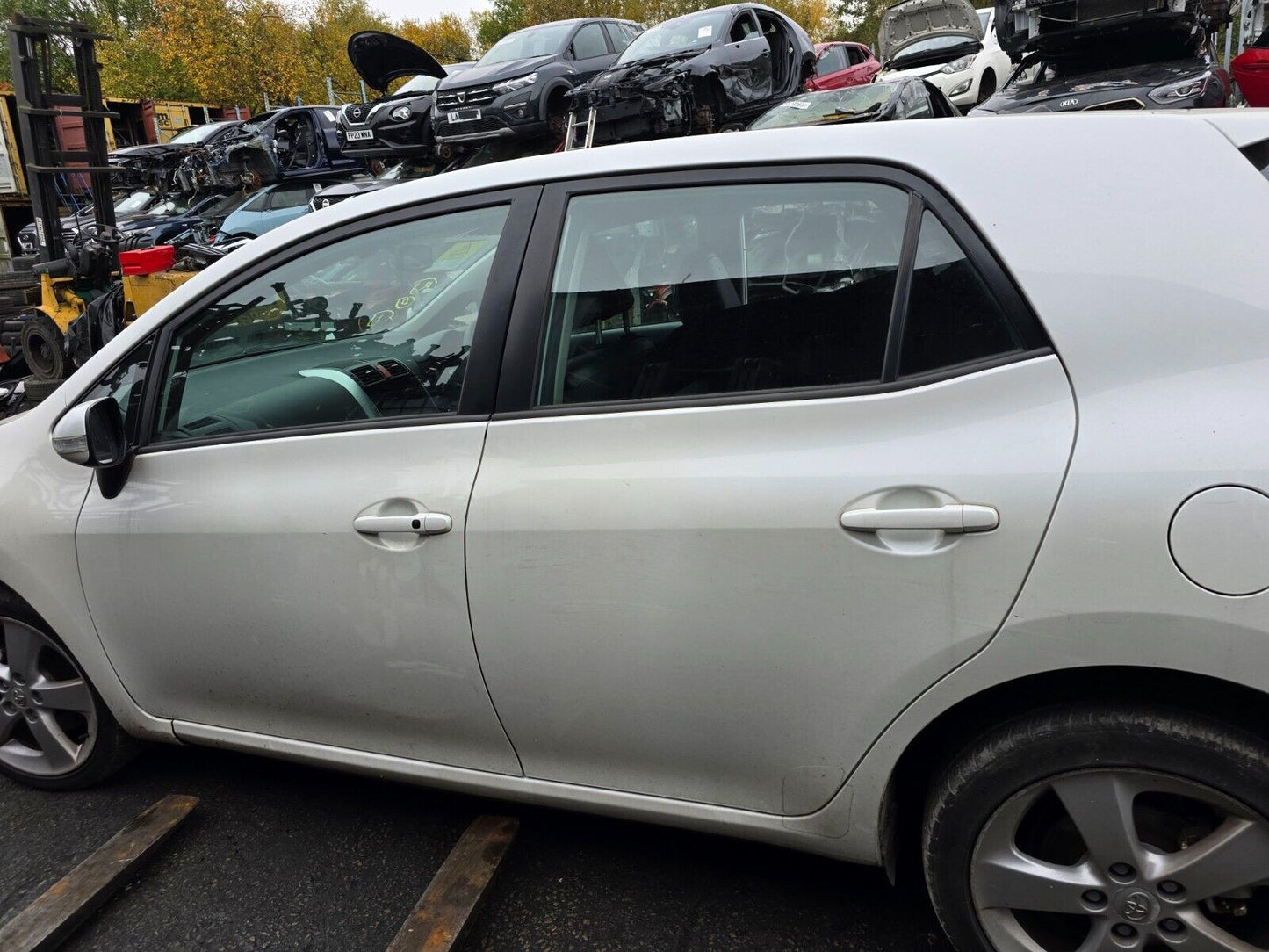 2010 TOYOTA AURIS T SPIRIT MK1 E150 1.8 PETROL HYBRID CVT AUTOMATIC VEHICLE FOR BREAKING AND PARTS