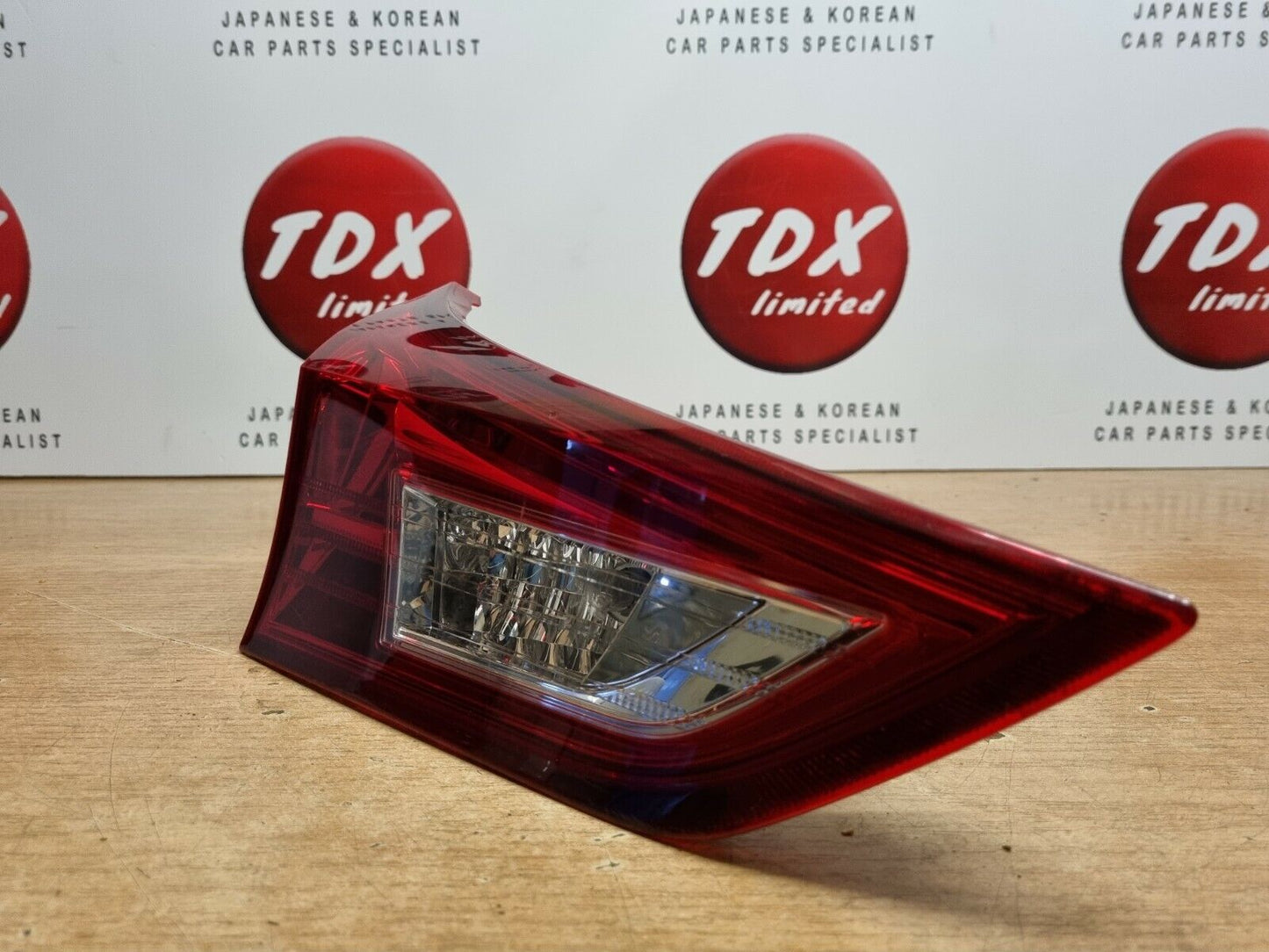 TOYOTA AURIS ESTATE PRE-FACELIFT PASSENGERS SIDE REAR TAILGATE LIGHT 2013-2015