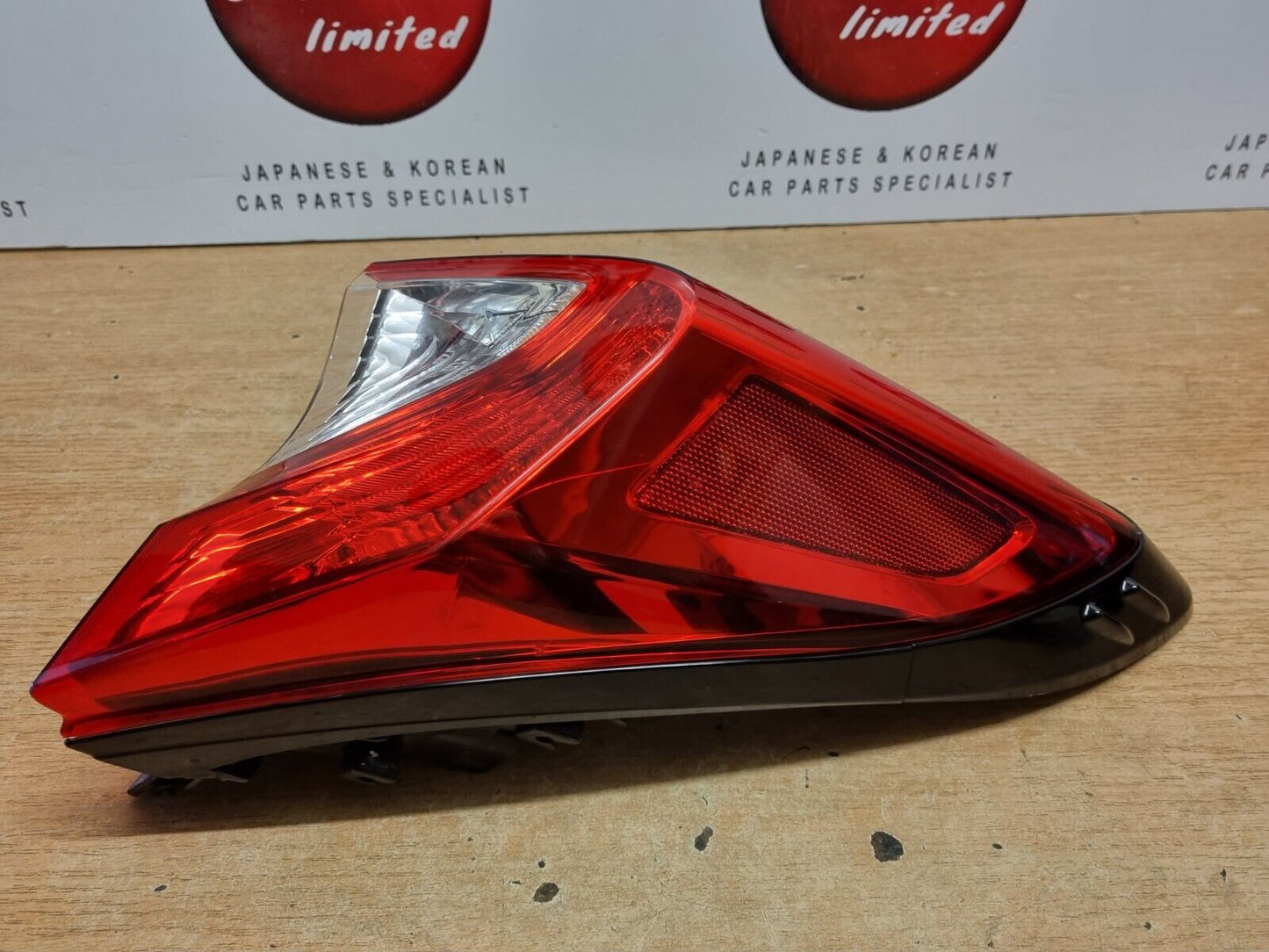 TOYOTA C-HR 2016-2019 PRE-FACELIFT GENUINE DRIVERS SIDE REAR OUTER BRAKE LIGHT