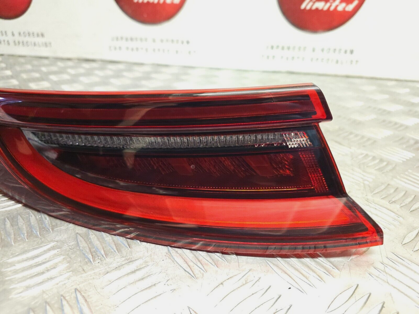 KIA PROCEED (CD) MK3 2019-2023 GENUINE PASSENGER SIDE REAR OUTER LED BRAKE LIGHT