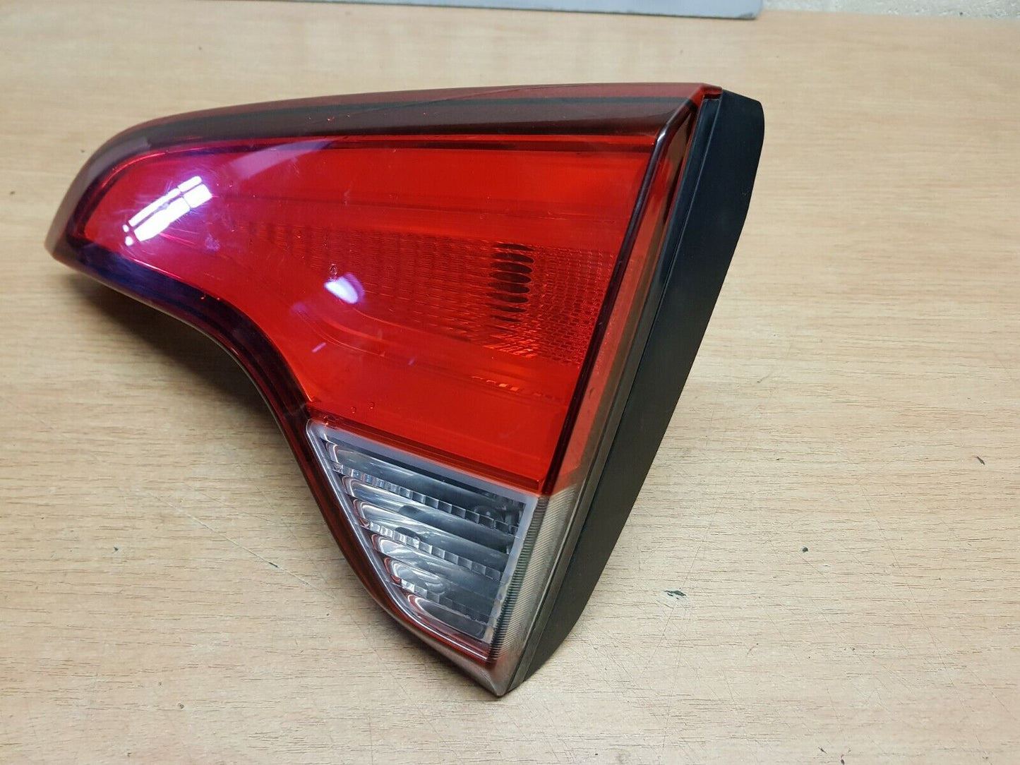 Kia Sorento Driver Side Rear Inner Genuine OEM Tailgate Light Lamp 2012-2015