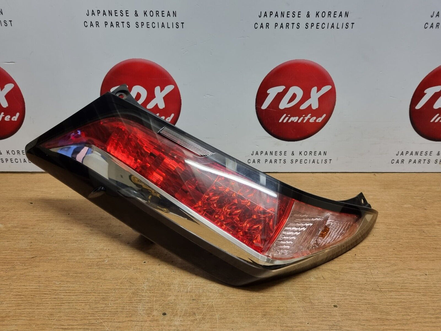 TOYOTA AYGO MK2 2014-2017 PRE-FACELIFT PASSENGERS SIDE REAR OUTER BRAKE LIGHT