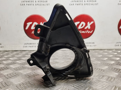 TOYOTA AURIS MK2 2012-2015 PRE-FACELIFT GENUINE DRIVERS FRONT FOG LIGHT + COVER