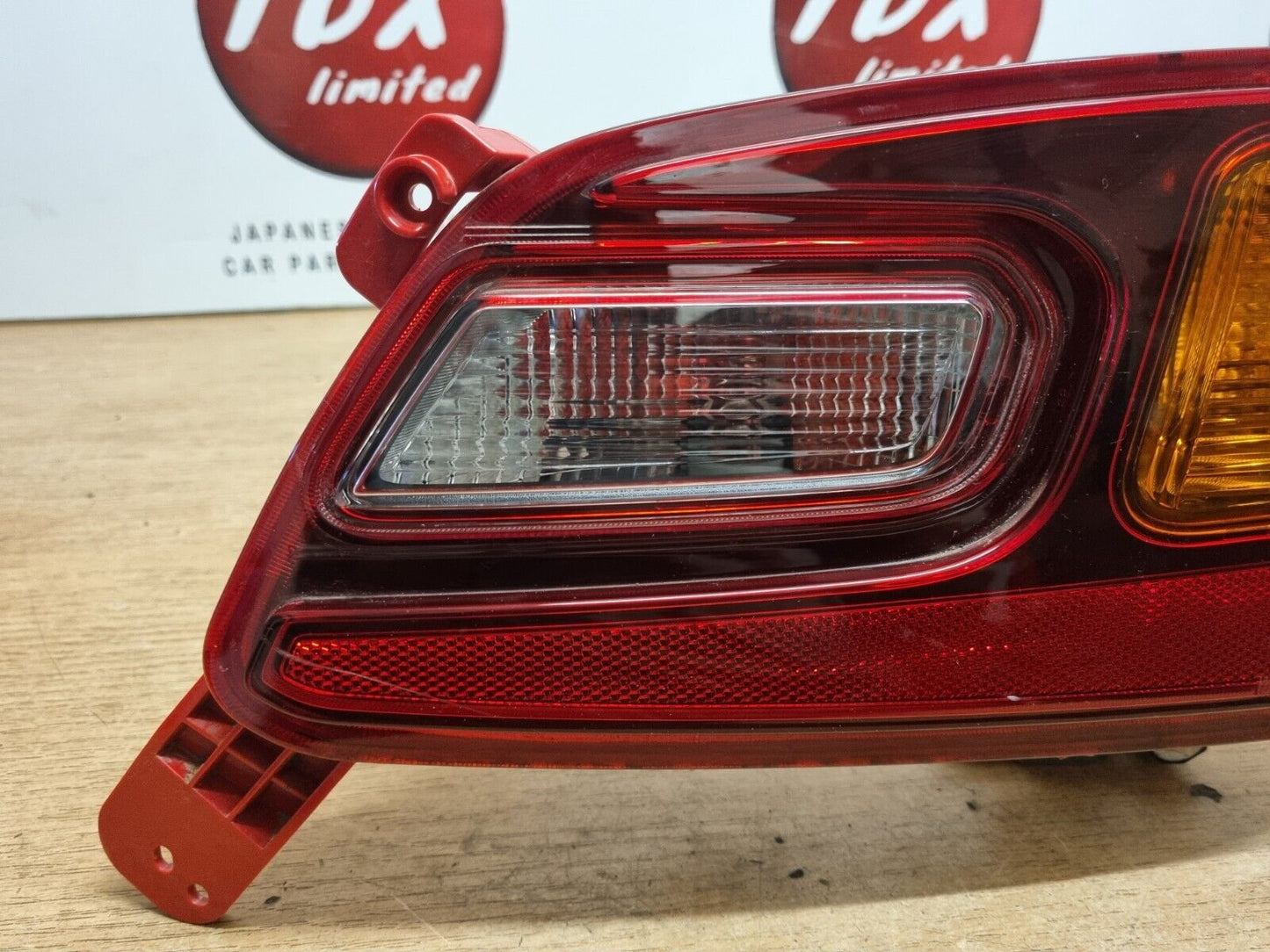 HYUNDAI KONA 2017-2020 GENUINE DRIVERS SIDE REAR TAIL BUMPER FOG LIGHT LAMP