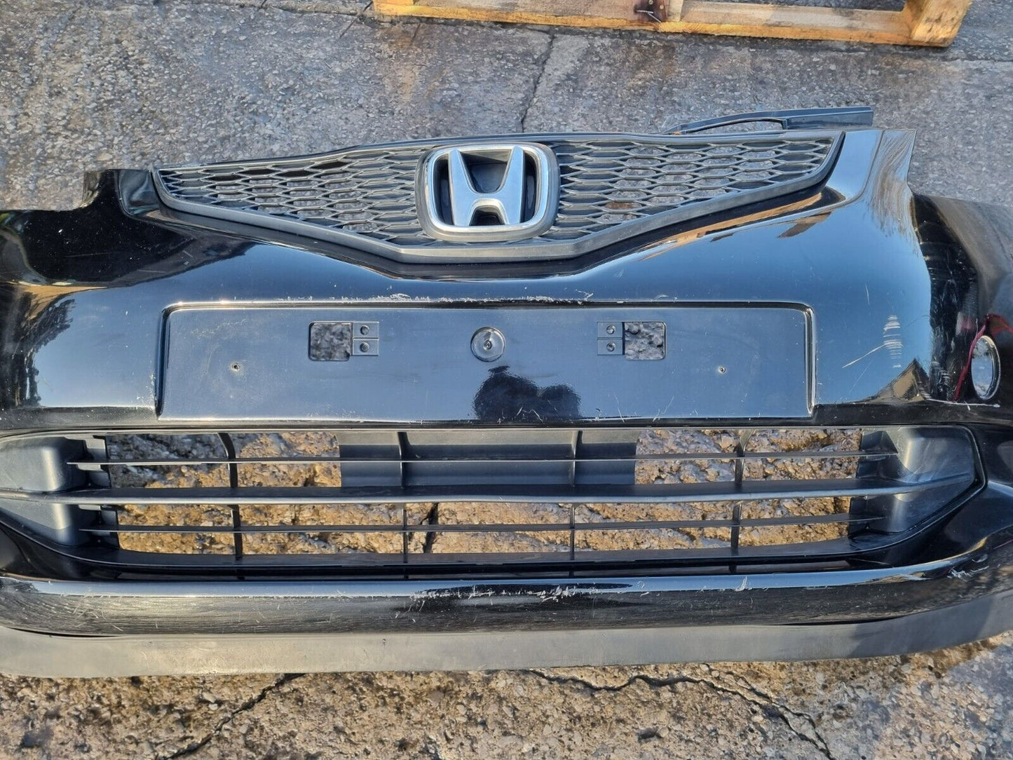 HONDA JAZZ MK3 2009-2011 PRE-FACELIFT GENUINE FRONT BUMPER IN BLACK