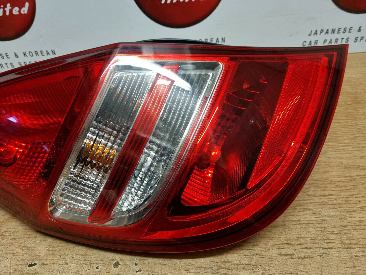 HYUNDAI I30 MK1 HATCHBACK PASSENGERS SIDE REAR OUTER TAIL LIGHT LAMP 2007-2011