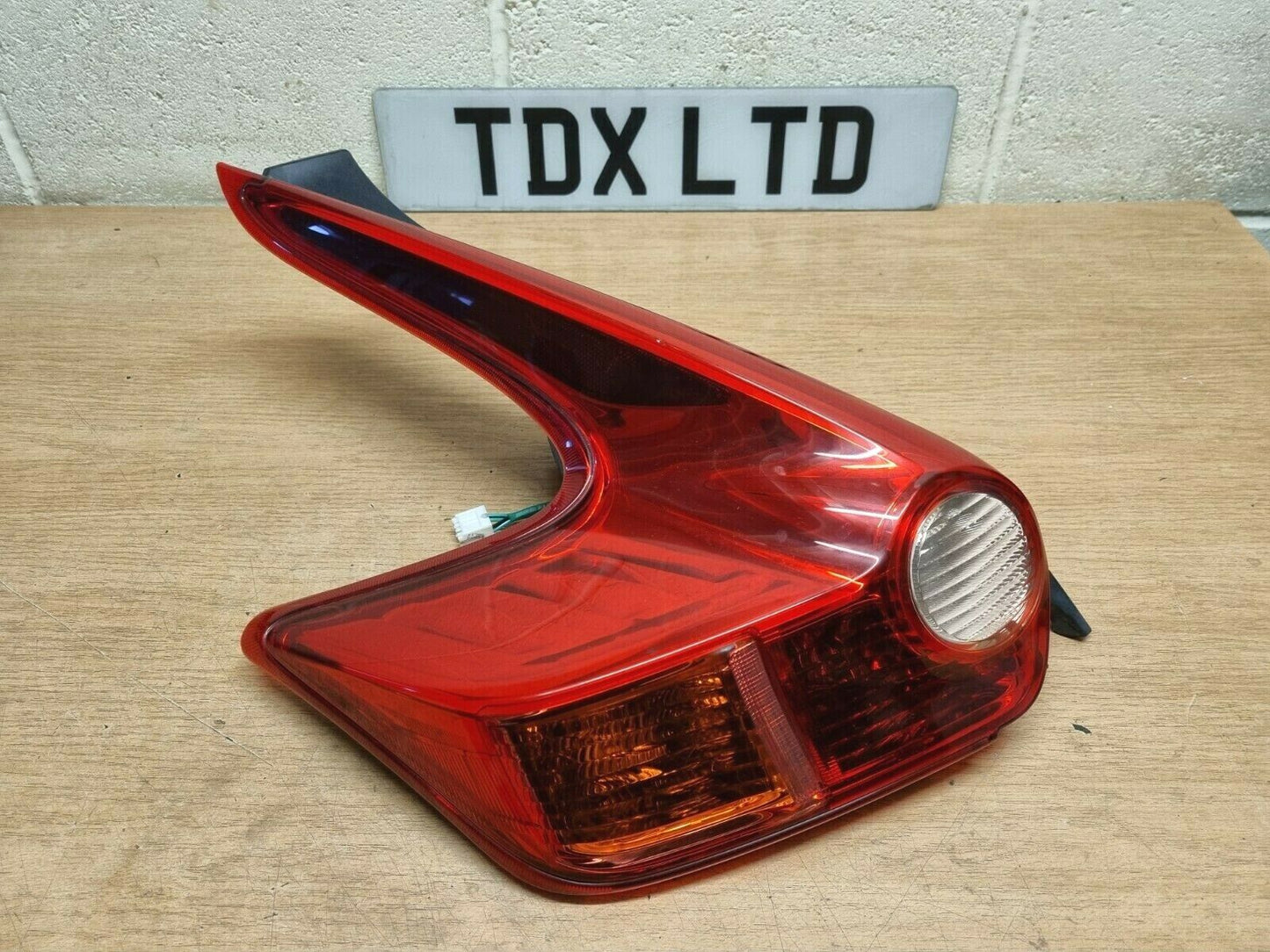 Nissan Juke F15 Pre-Facelift Passengers Rear Outer Tail Light Lamp 2010-2014