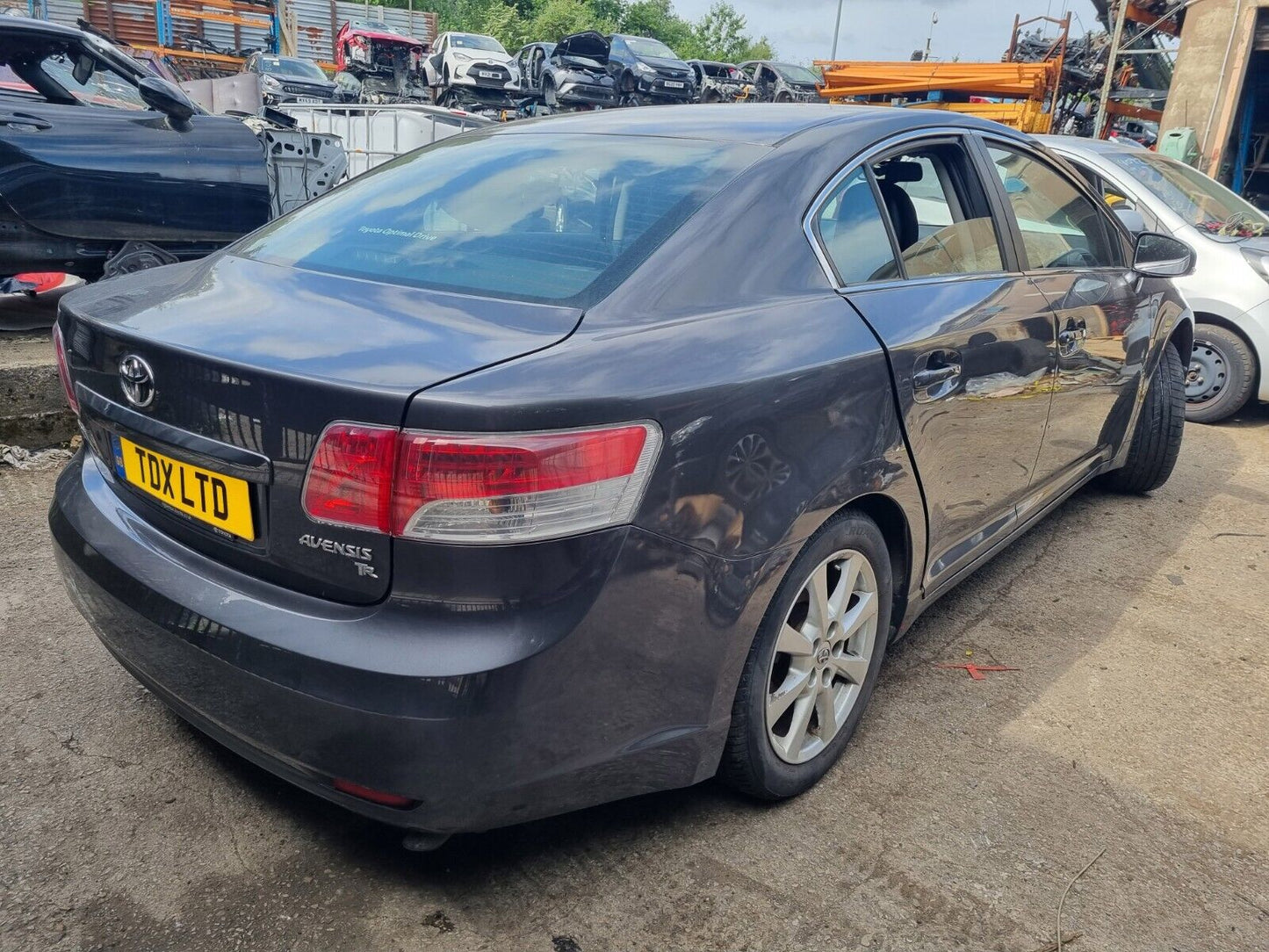 2010 TOYOTA AVENSIS MK3 T27 TR VALVEMATIC 1.6 PETROL MANUAL VEHICLE FOR BREAKING