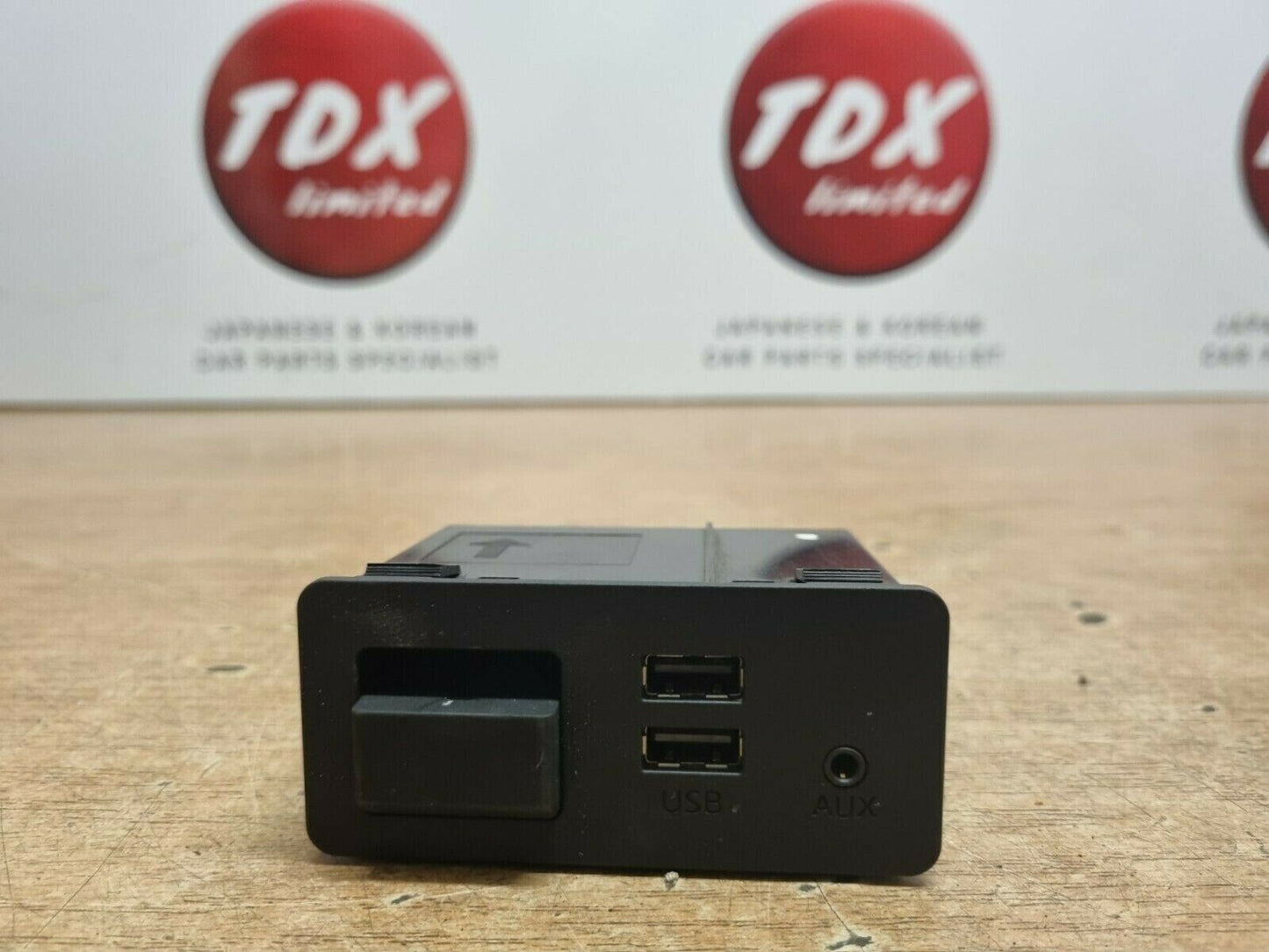 MAZDA MX5 MK4 GENUINE USB AUXILIIARY AUX PORT HUB MODULE UNIT 2015-2019