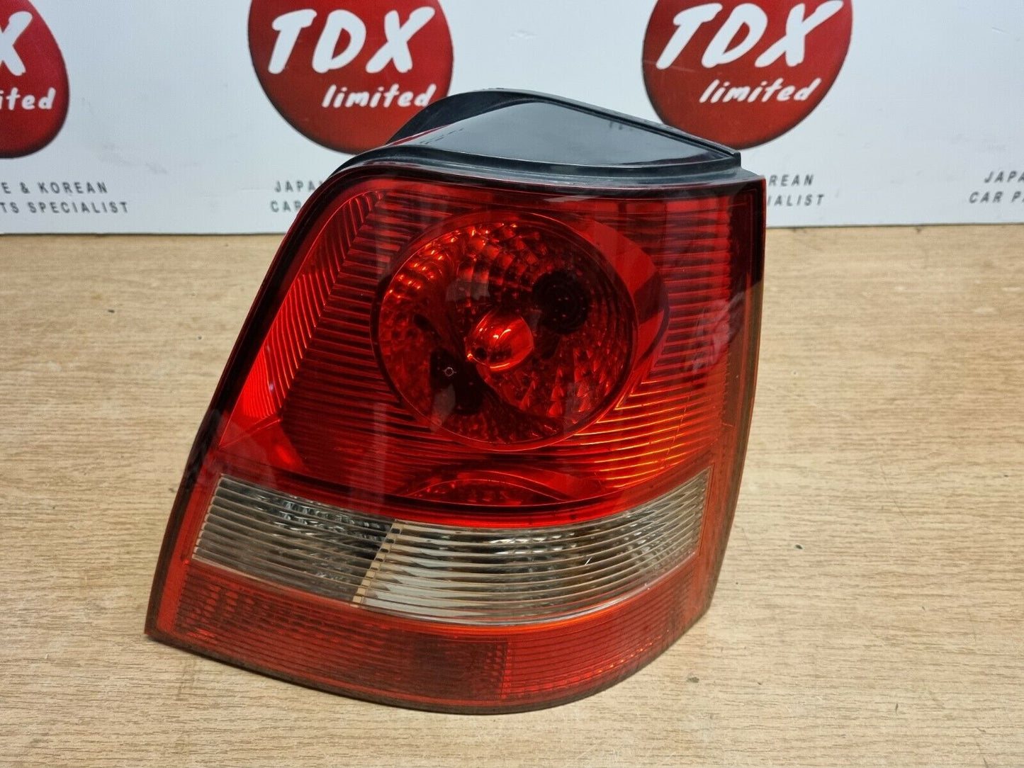 KIA SORENTO BL MK1 2002-2006 GENUINE PRE-FACELIFT DRIVERS SIDE REAR OUTER LIGHT