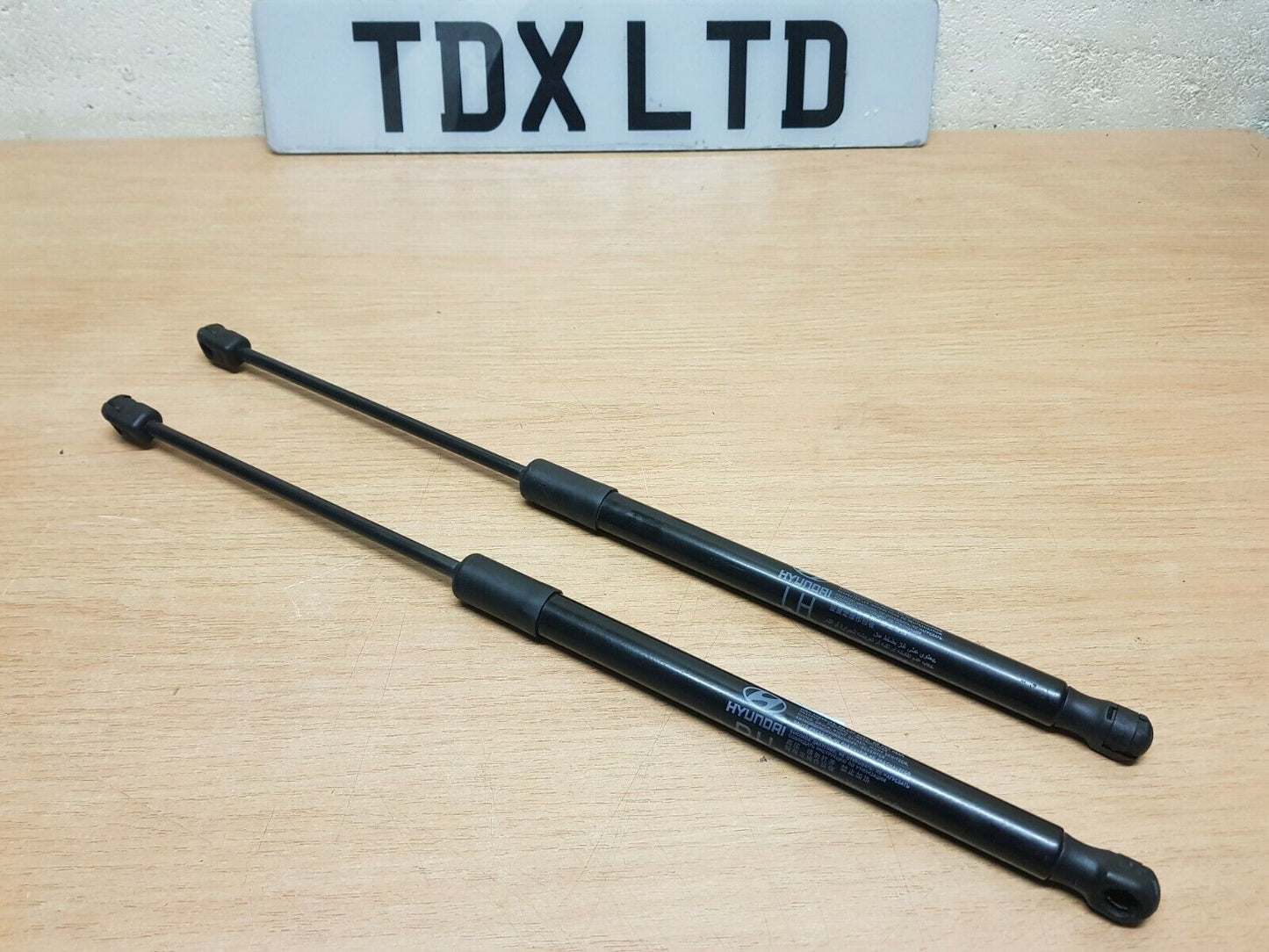 Hyundai I30N Genuine Tailgate Boot Gas Strut Pair Dampers 2017-2019