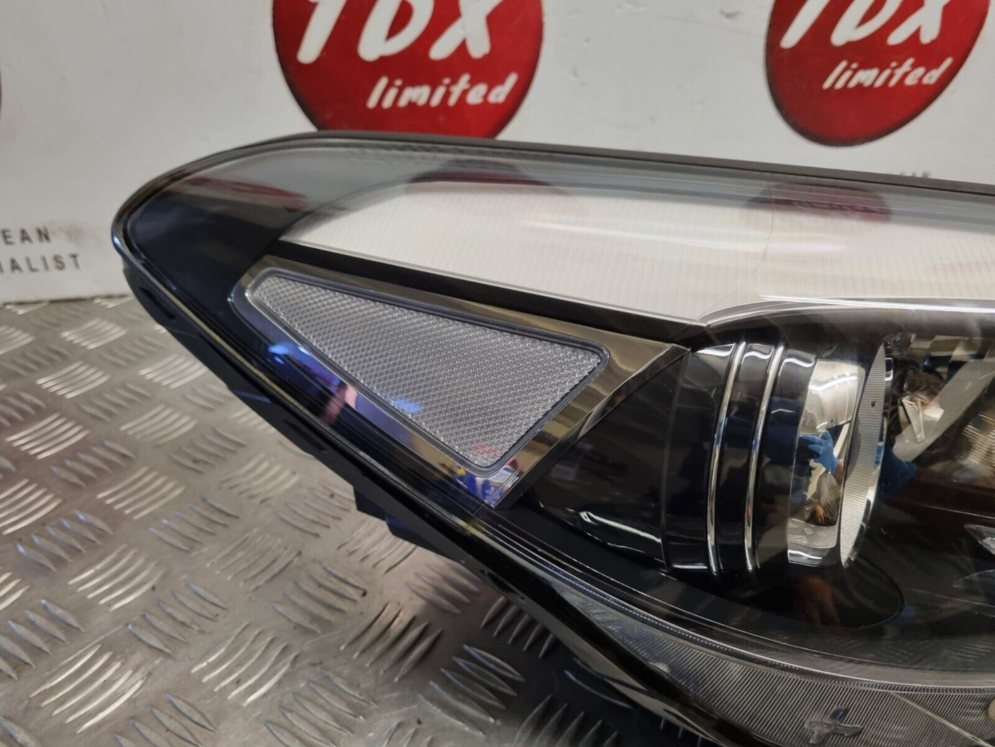 HYUNDAI TUCSON (TL) 2015-2018 PRE-FACELIFT DRIVERS HALOGEN HEADLIGHT 92102-D7110