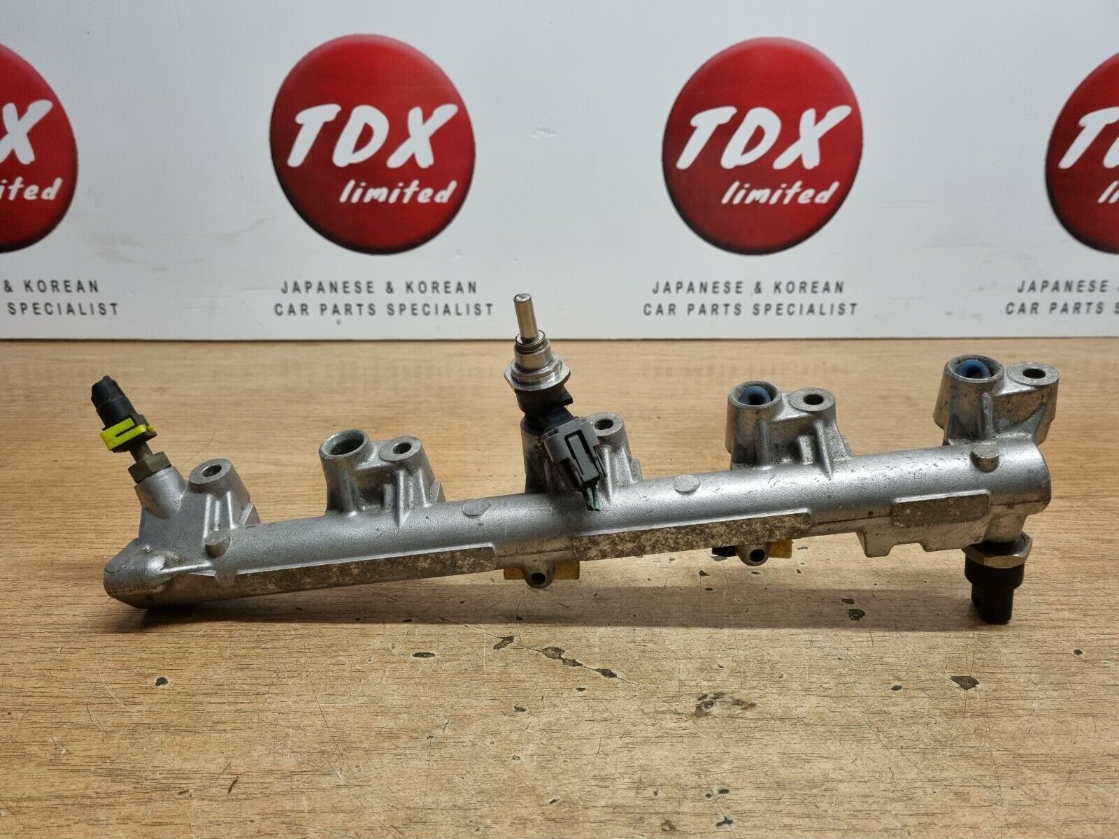 MAZDA 3 MPS 2.3 PETROL GENUINE FUEL INJECTOR/ INJECTION RAIL 2007-2009 ...