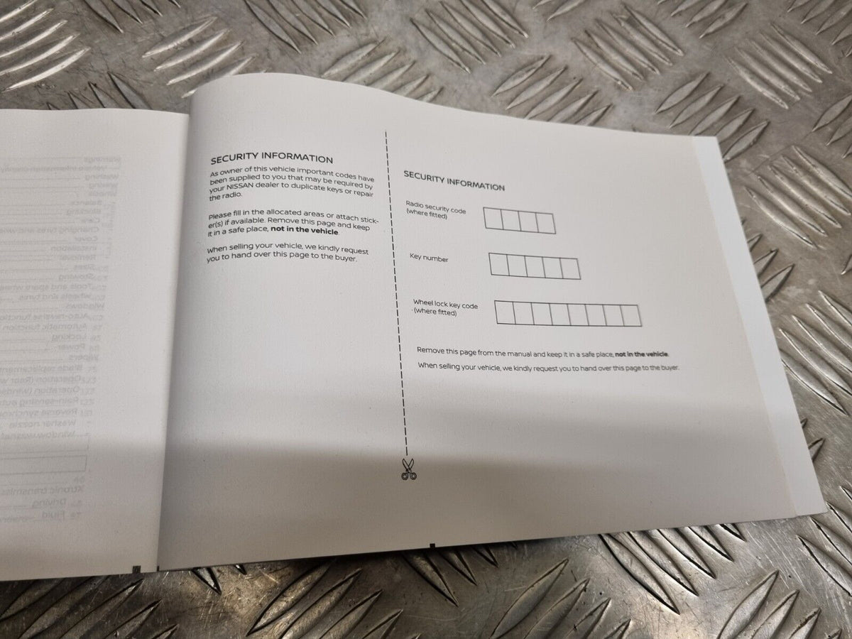 Genuine Nissan Qashqai 2017-2021 Owners Manual Handbook Navi Audio Pack Genuine Nissan Qashqai 2017-2021 Owners Manual Handbook Navi Audio Pack
