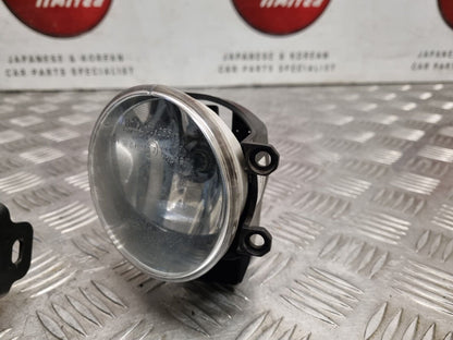 TOYOTA AURIS MK2 2012-2015 PRE-FACELIFT GENUINE DRIVERS FRONT FOG LIGHT + COVER
