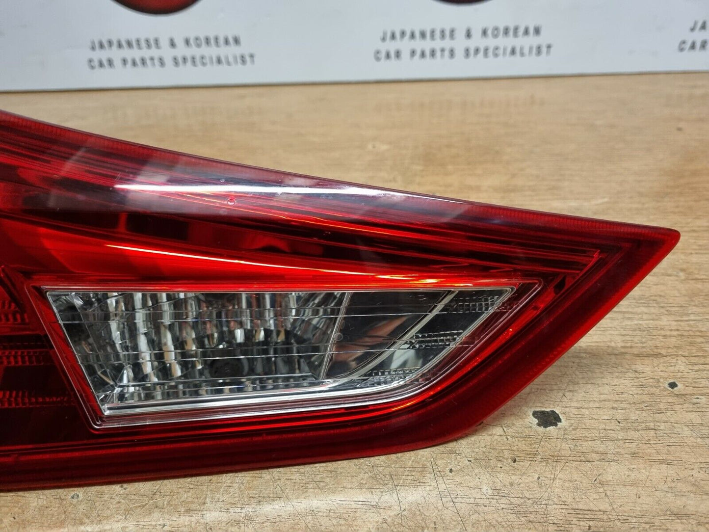 TOYOTA AURIS ESTATE PRE-FACELIFT PASSENGERS SIDE REAR TAILGATE LIGHT 2013-2015