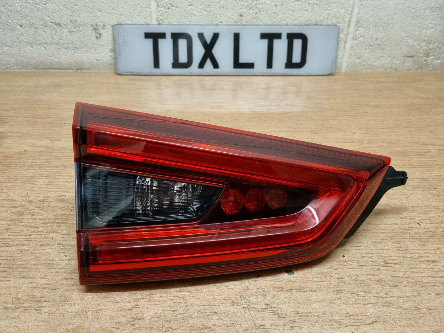 Nissan Qashqai J11 Genuine Rear Passengers Side NSR Tailgate Light 2017-2019