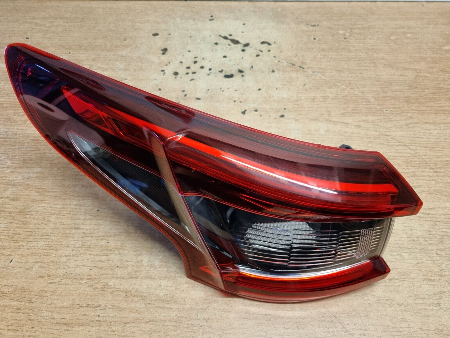 NISSAN QASHQAI J11 2017-2019 FACELIFT GENUINE PASSENGER SIDE REAR LED BODY LIGHT