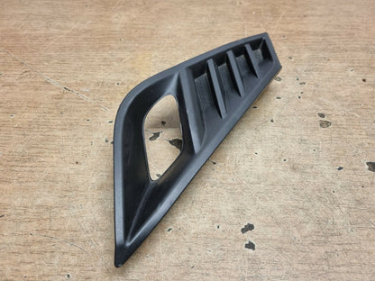 NISSAN JUKE F16 GENUINE NSF PASSENGERS SIDE FRONT FOG LIGHT SURROUND 2019-2022