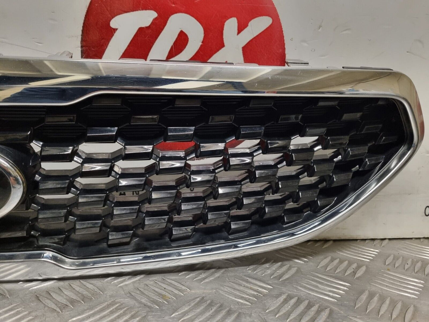 KIA VENGA (YN) 2010-2015 PRE-FACELIFT GENUINE FRONT BUMPER GRILLE 86351-1P010