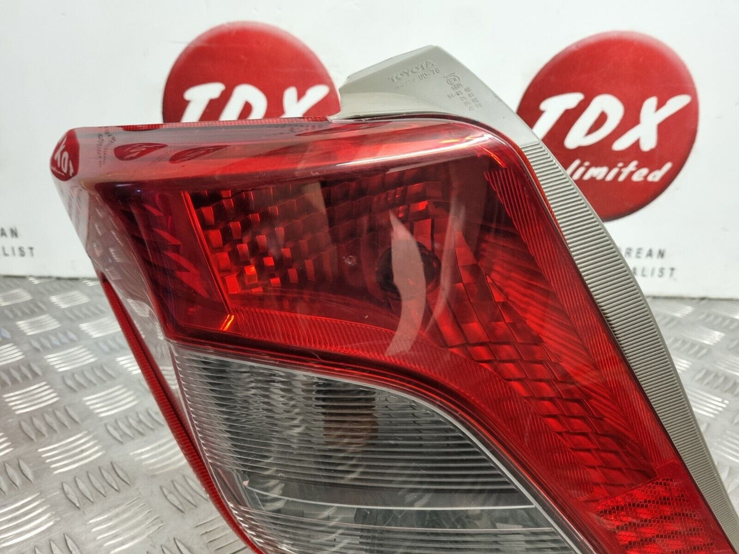 TOYOTA YARIS 2012-2015 PREFACELIFT GENUINE PASSENGERS SIDE BACK BODY BRAKE LIGHT