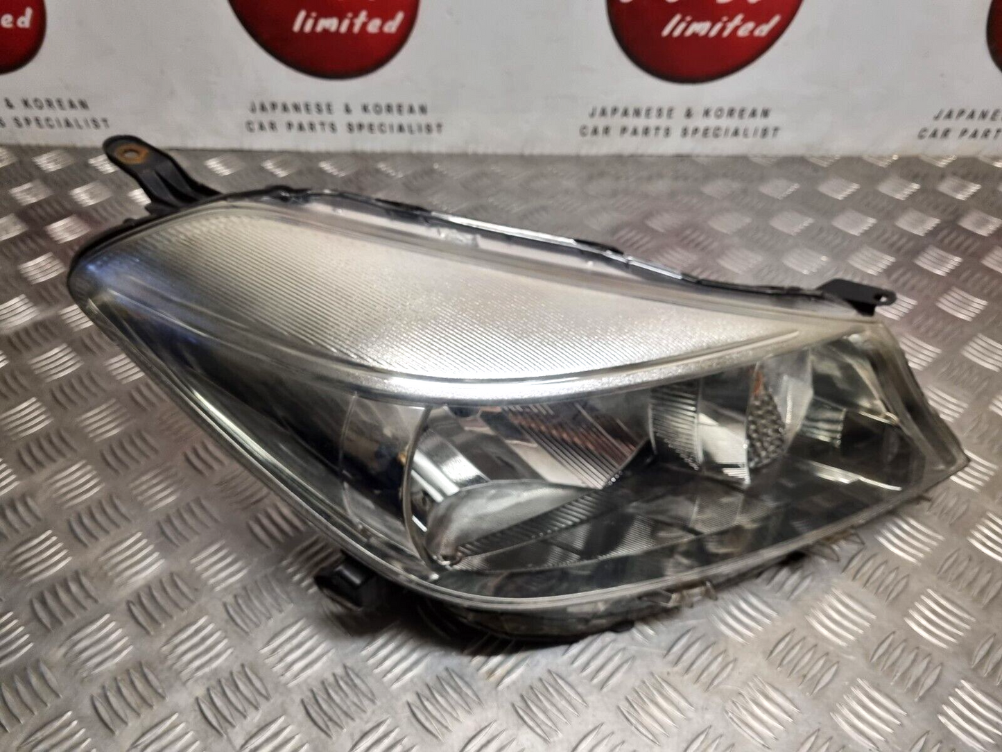 TOYOTA YARIS MK3 2012-2014 PRE-FACELIFT GENUINE DRIVERS SIDE HALOGEN HEADLIGHT