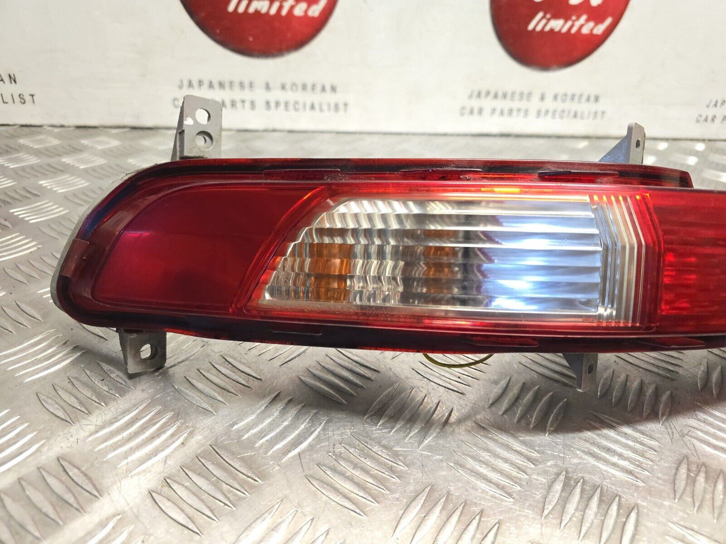 KIA SPORTAGE (SL) MK3 2010-2015 PASSENGERS SIDE REAR BUMPER FOG LIGHT 92405-3U3