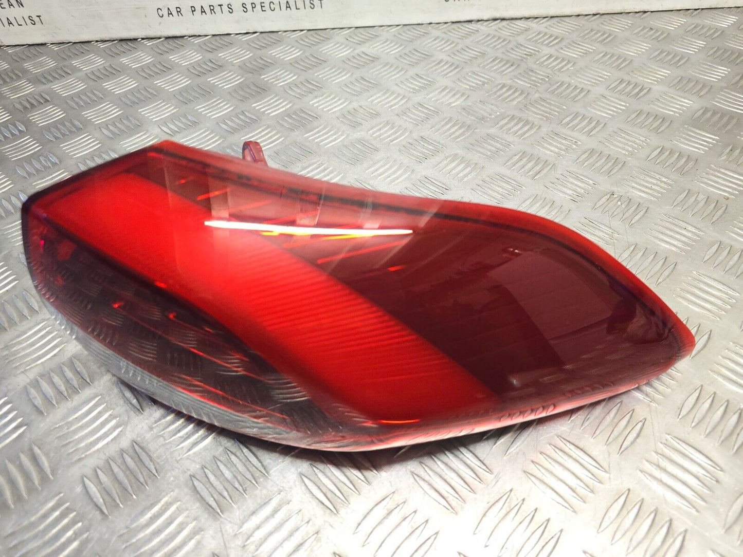 HYUNDAI TUCSON (TL) MK3 2015-2018 PRE-FACELIFT DRIVERS REAR OUTER BRAKE LIGHT