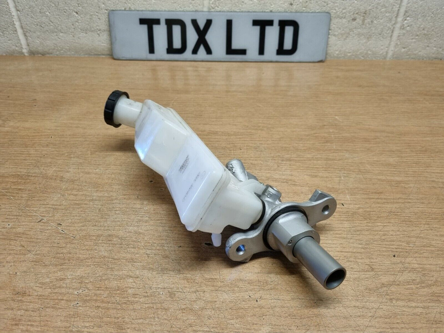 Infiniti Q30 1.5 Diesel Genuine Brake Master Cylinder 2016-2018 A2464300302