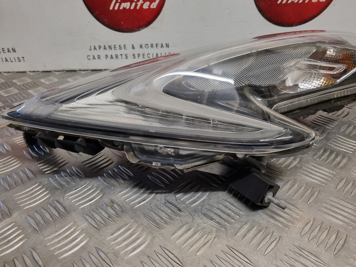 NISSAN JUKE F15 2014-2019 FACELIFT GENUINE PASSENGERS SIDE UPPER LED HEADLIGHT