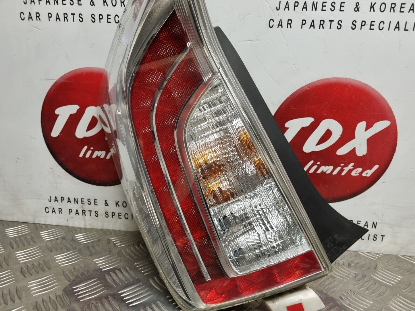 TOYOTA PRIUS 2013-2015 MK3 FACELIFT GENUINE PASSENGERS SIDE REAR LED BRAKE LIGHT