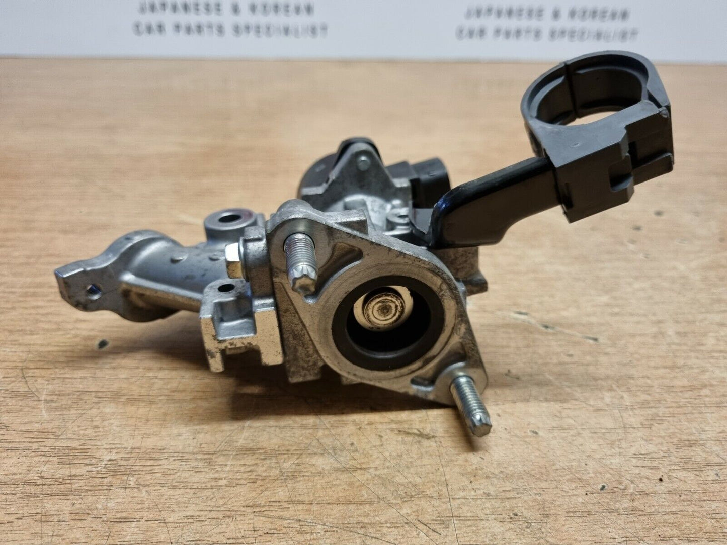 Toyota Auris Hybrid 1.8 Petrol Genuine EGR Valve 2010-2018 25620-37120