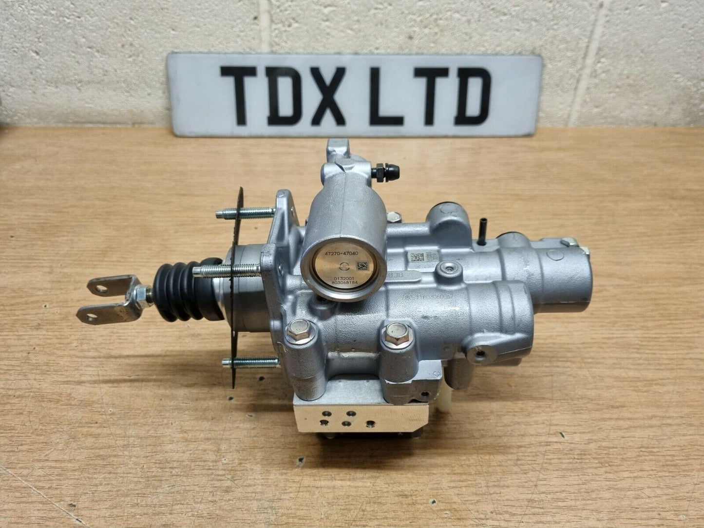 Toyota Prius 1.8 PHEV Genuine Brake Master Cylinder Pump 2016-2019