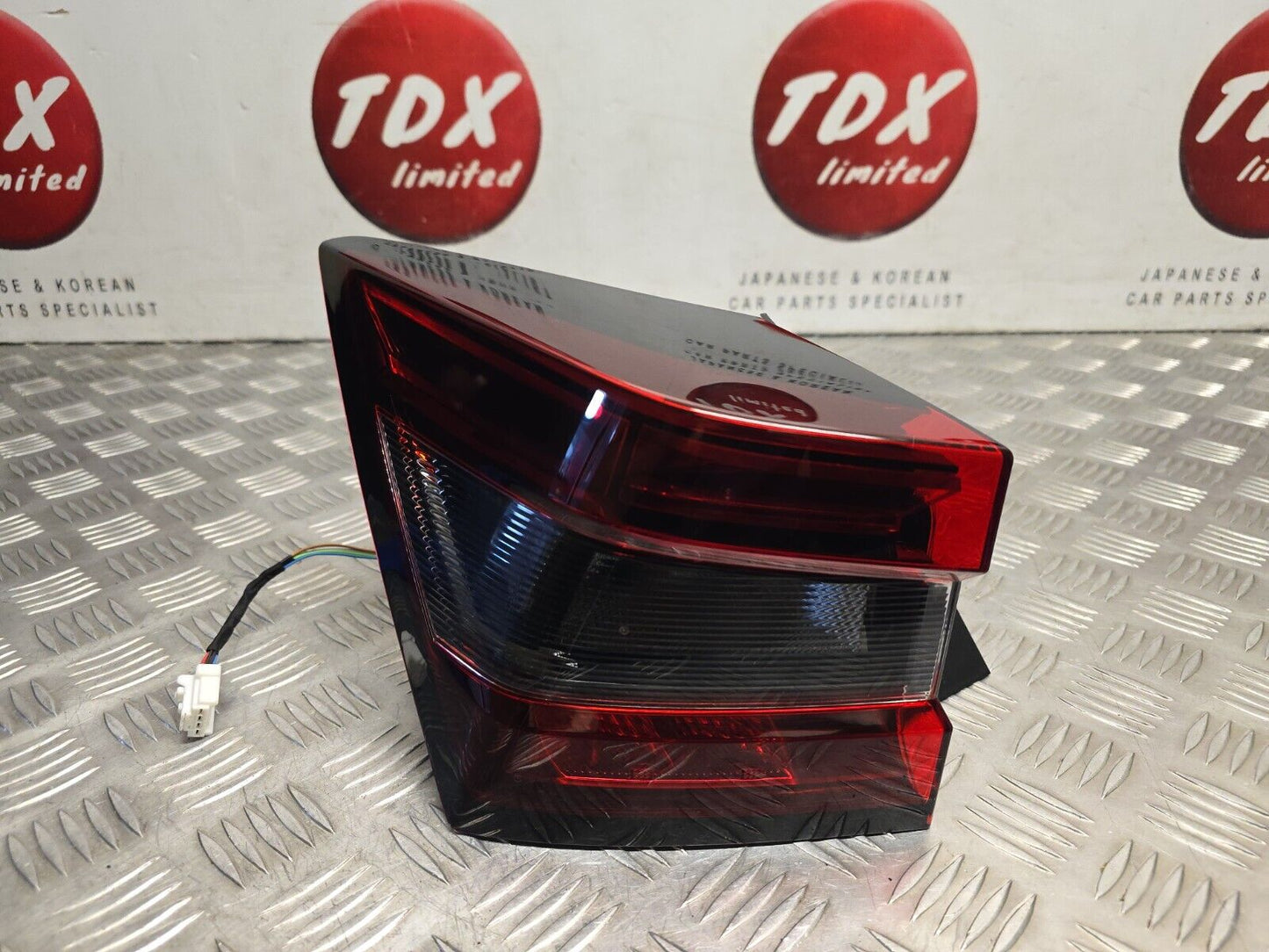 NISSAN JUKE F16 2020-2023 GENUINE PASSENGERS REAR BODY BRAKE LIGHT 26555-6PA1B