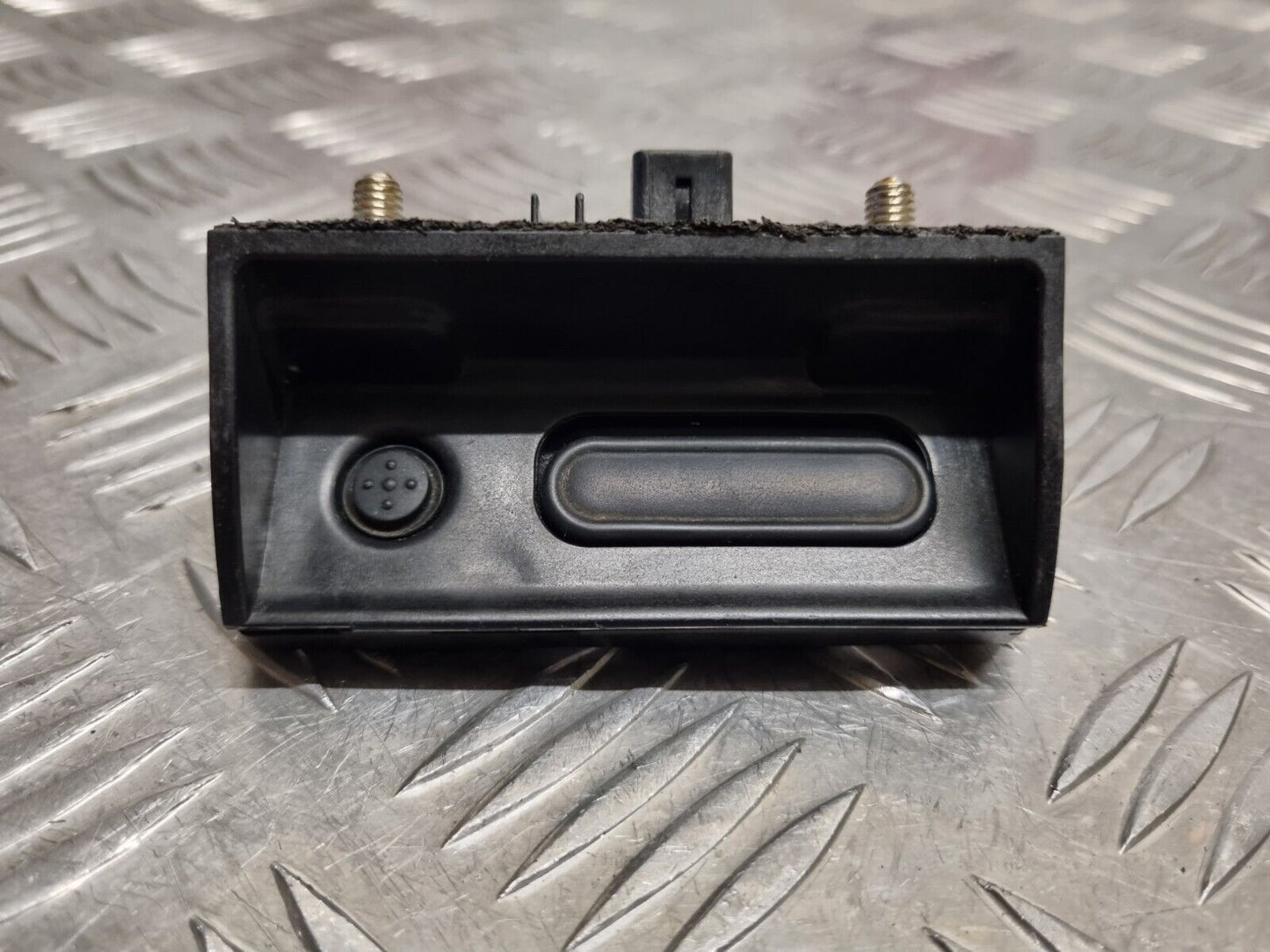 HONDA HR-V (RU) MK2 2015-2019 GENUINE REAR TAILGATE BOOT BUTTON SWITCH