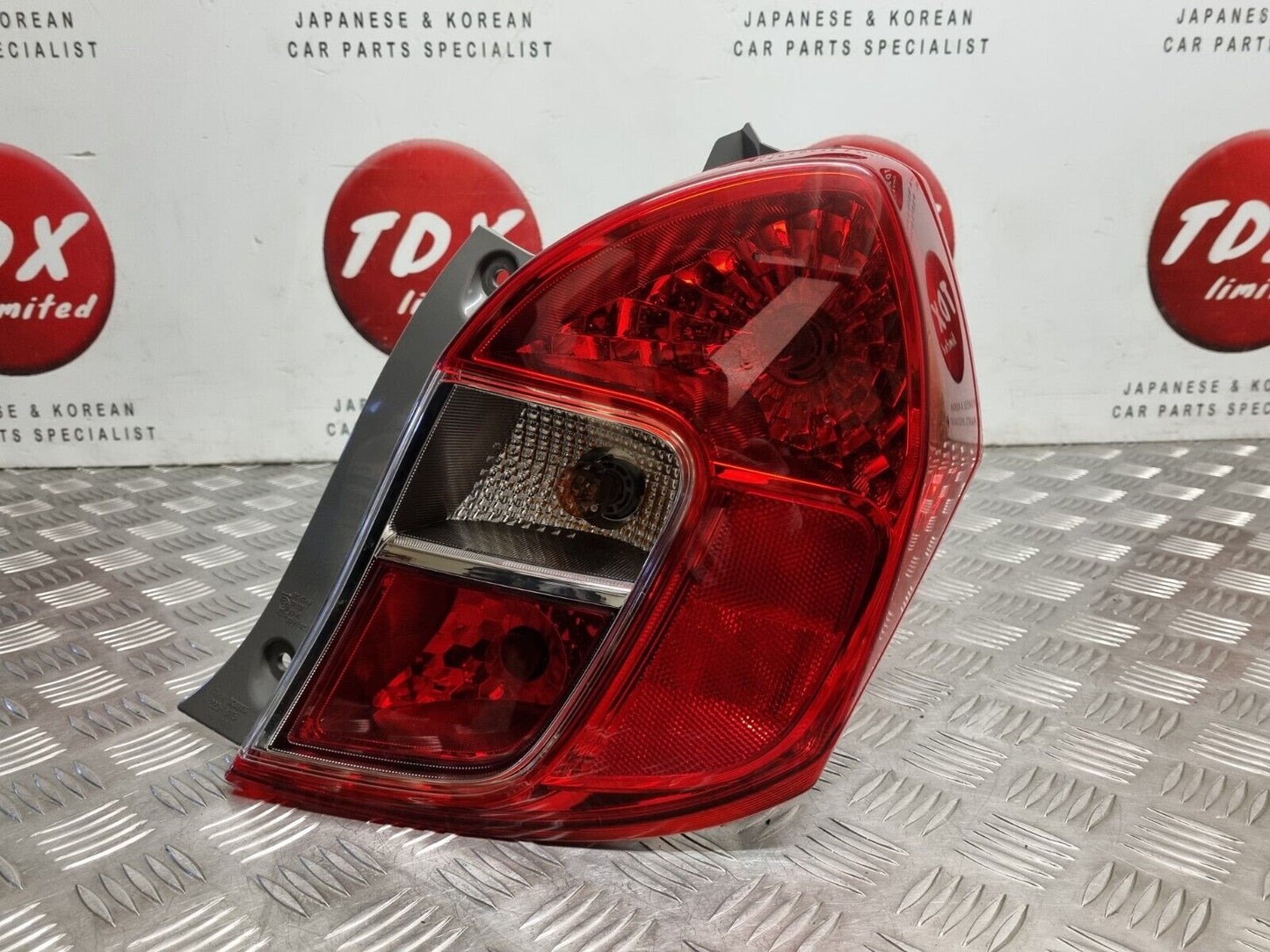 SUZUKI CELERIO 2015-2019 GENUINE DRIVERS SIDE REAR OUTER BRAKE LIGHT LAMP