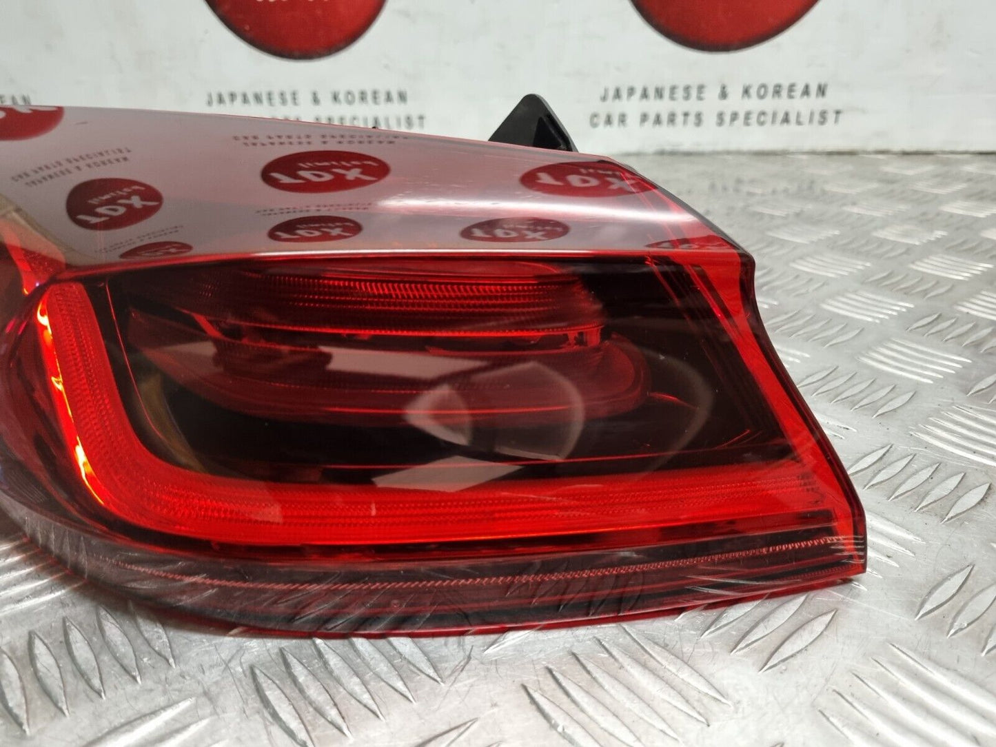 KIA XCEED (CD) 2019-2023 GENUINE PASSENGER REAR OUTER LED BRAKE LIGHT 92401J7300