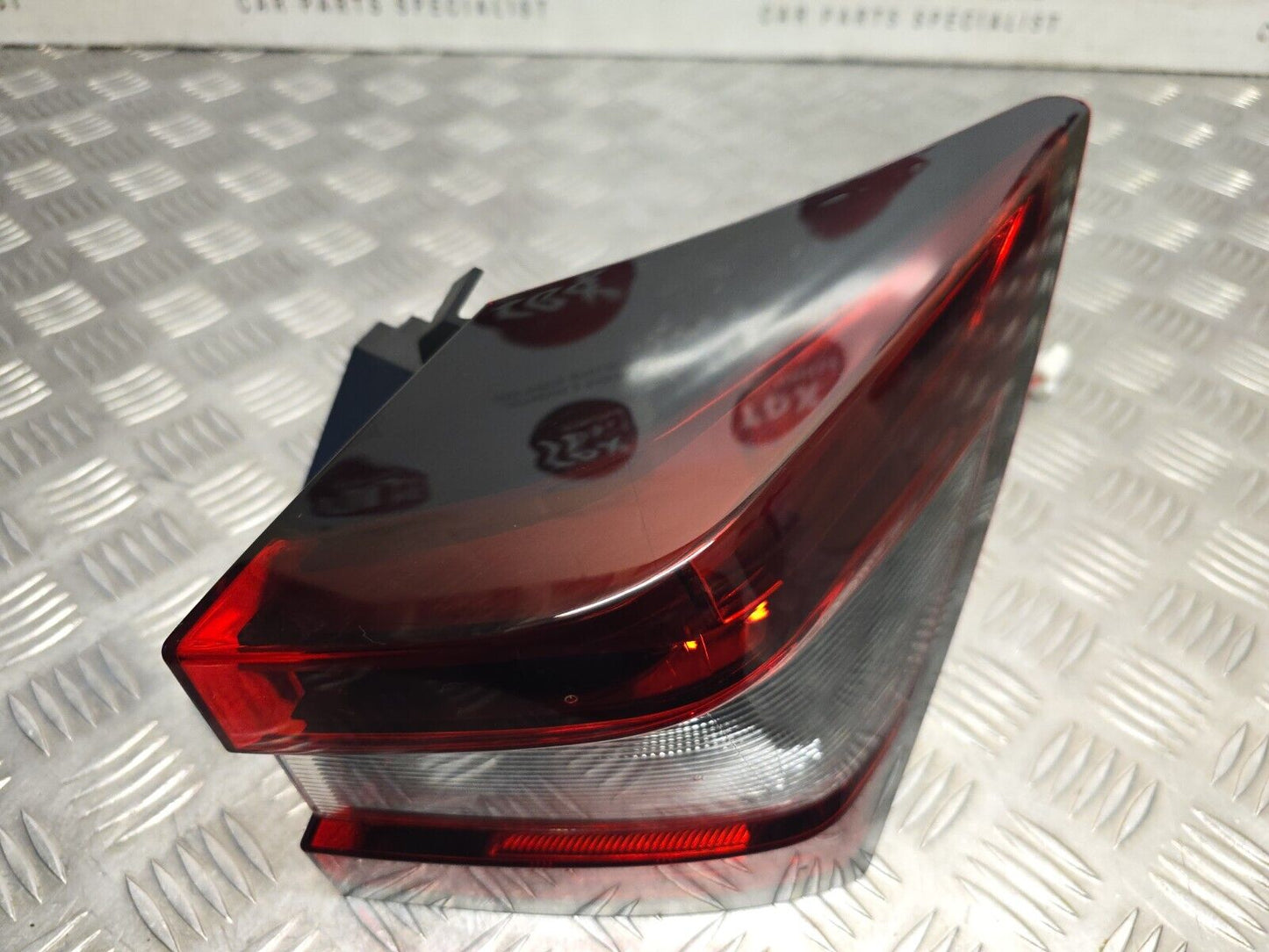 NISSAN JUKE F16 2020-2023 GENUINE DRIVERS SIDE REAR BODY BRAKE LIGHT 26550-6PA1B