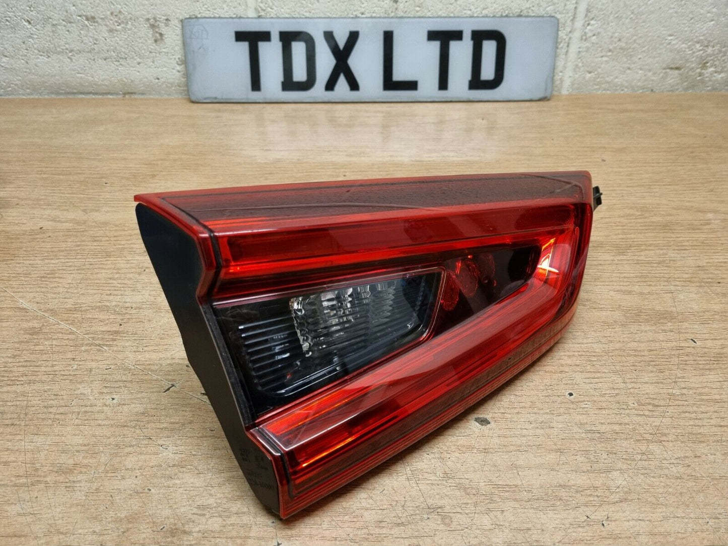 Nissan Qashqai J11 Genuine Rear Passengers Side NSR Tailgate Light 2017-2019