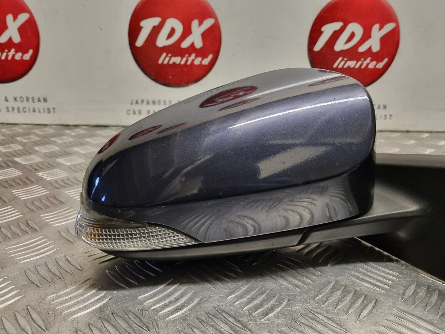 TOYOTA YARIS MK3 2012-2017 GENUINE DRIVERS SIDE MANUAL FOLD MIRROR 9AF VIOLET