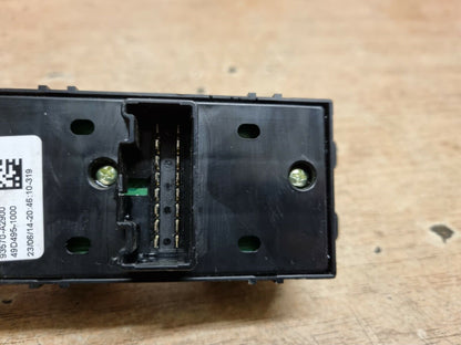 Kia Ceed Mk2 Genuine Drivers Front O/S 4 Way Window Switch 2012-2015 93570-A2900 7
