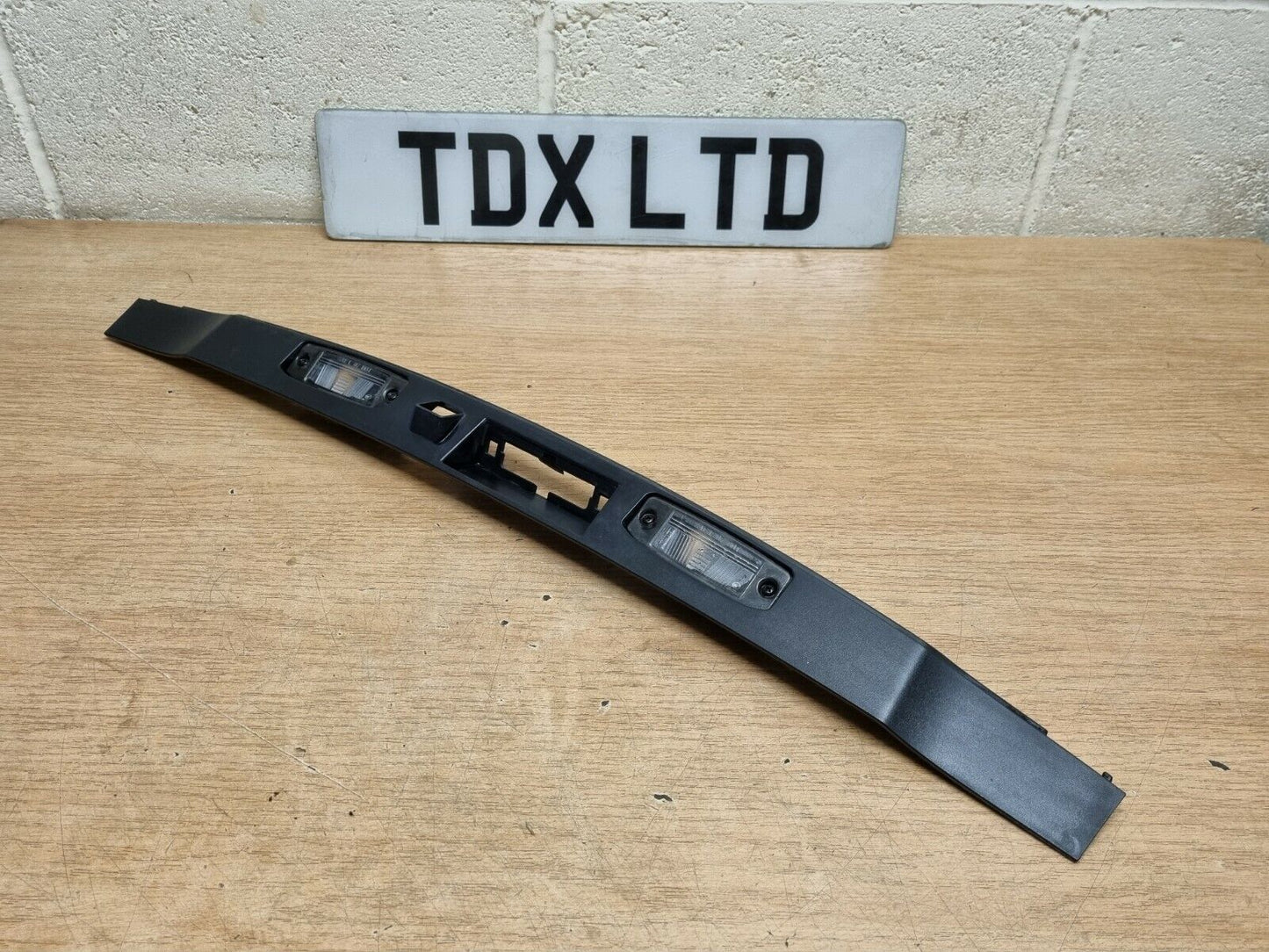 Hyundai I40 Estate CW Tailgate Number Plate Handle Strip 2011-2015 87312 3Z100