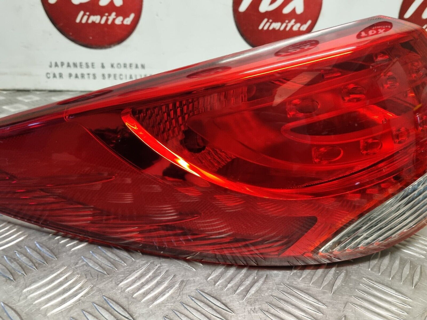 HYUNDAI IX35 2010-2015 GENUINE PASSENGERS REAR OUTER BRAKE NON-LED LIGHT LAMP