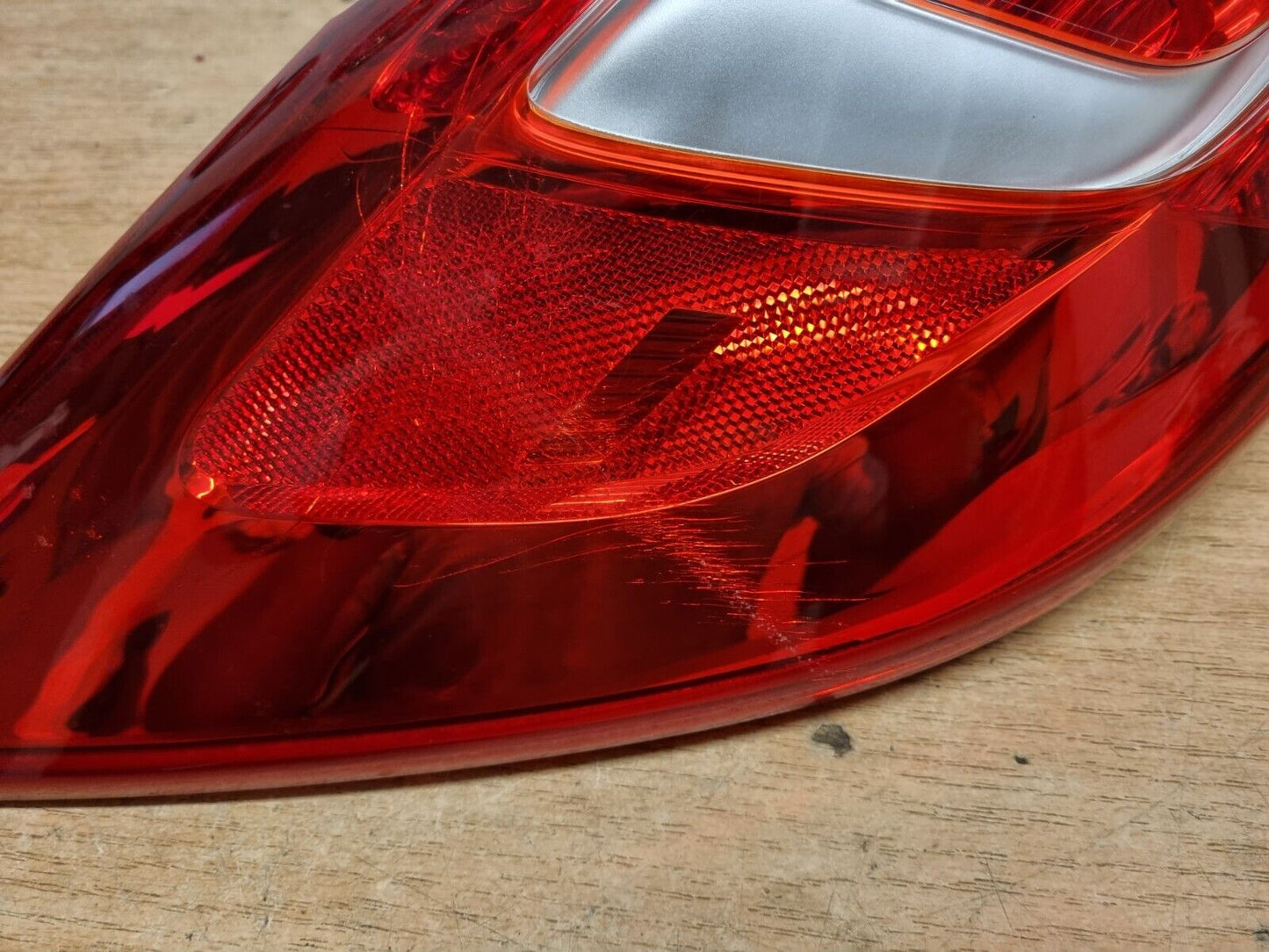 KIA SPORTAGE SL 2010-2013 PRE-FACELIFT PASSENGERS SIDE REAR OUTER LIGHT LAMP