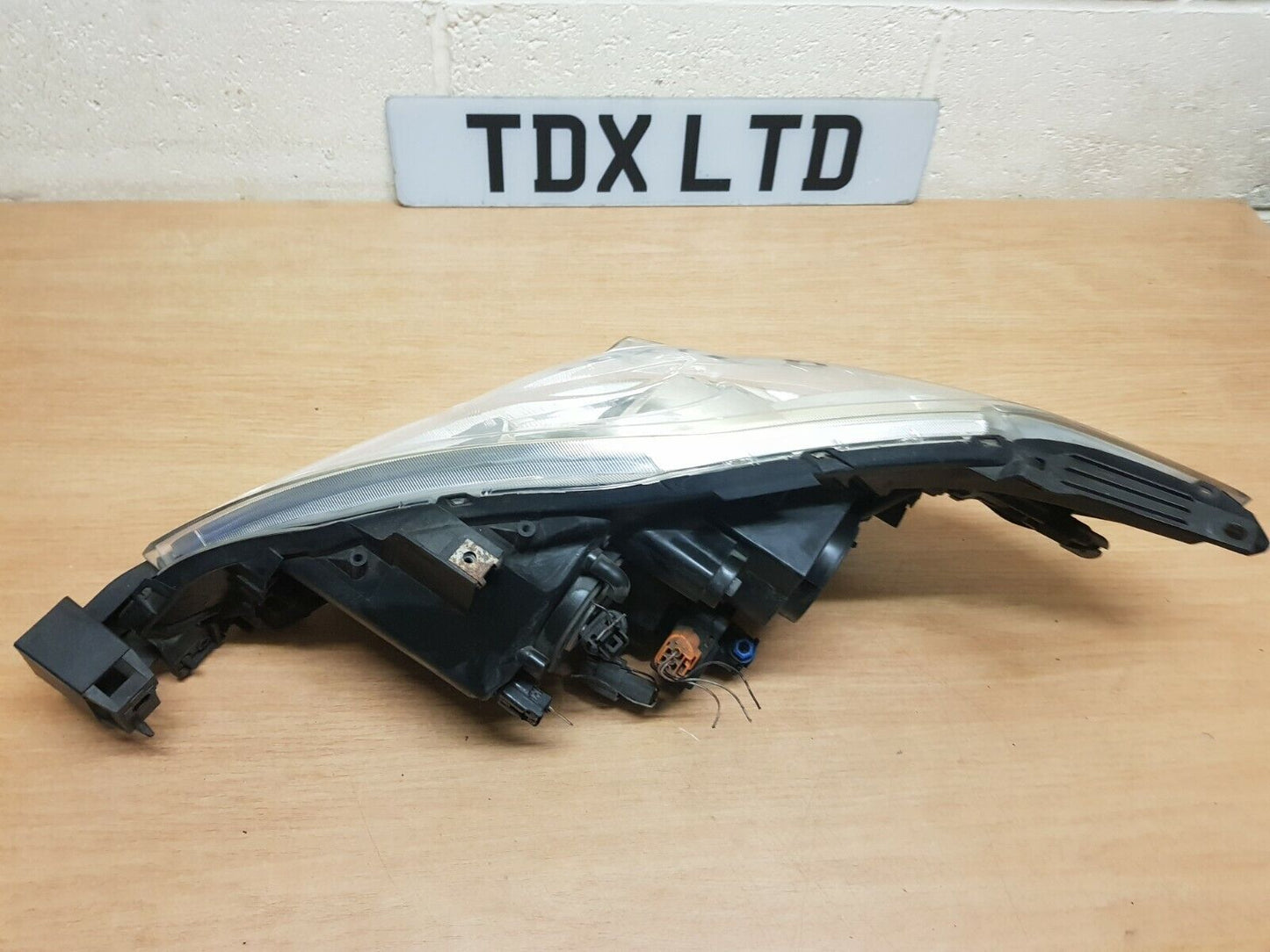 Mazda 5 Driver Side Halogen Headlight 2006 2007 2008