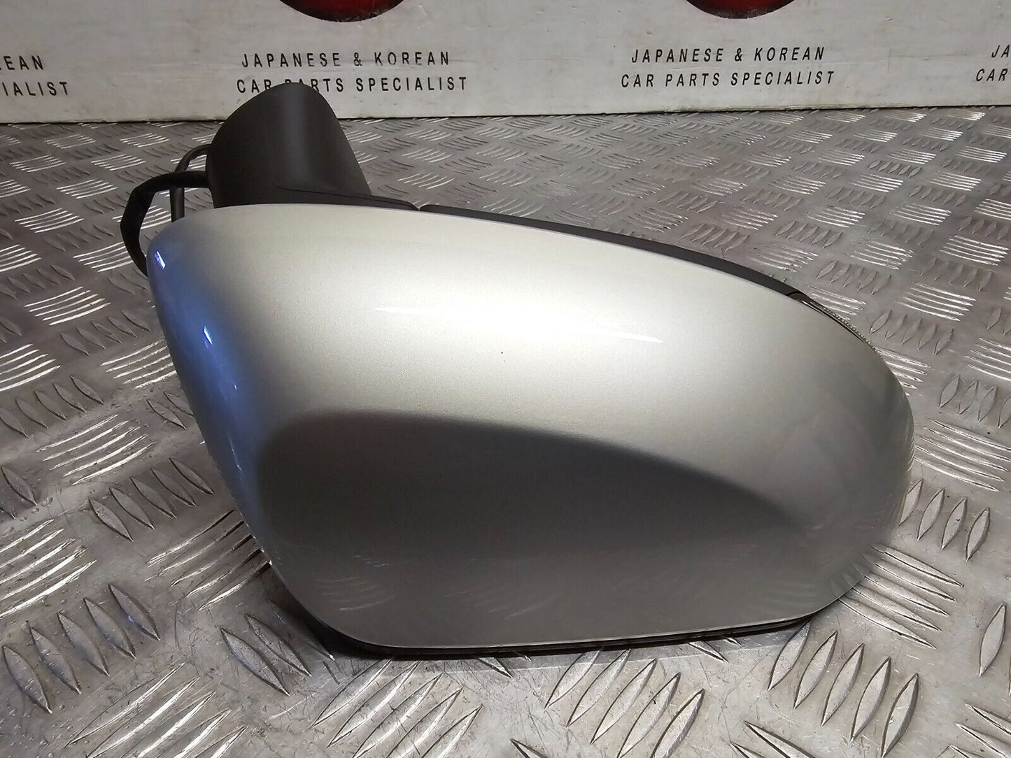 SUZUKI SWACE AMZ 2020-2023 GENUINE DRIVERS SIDE POWER FOLD WING MIRROR SILVER