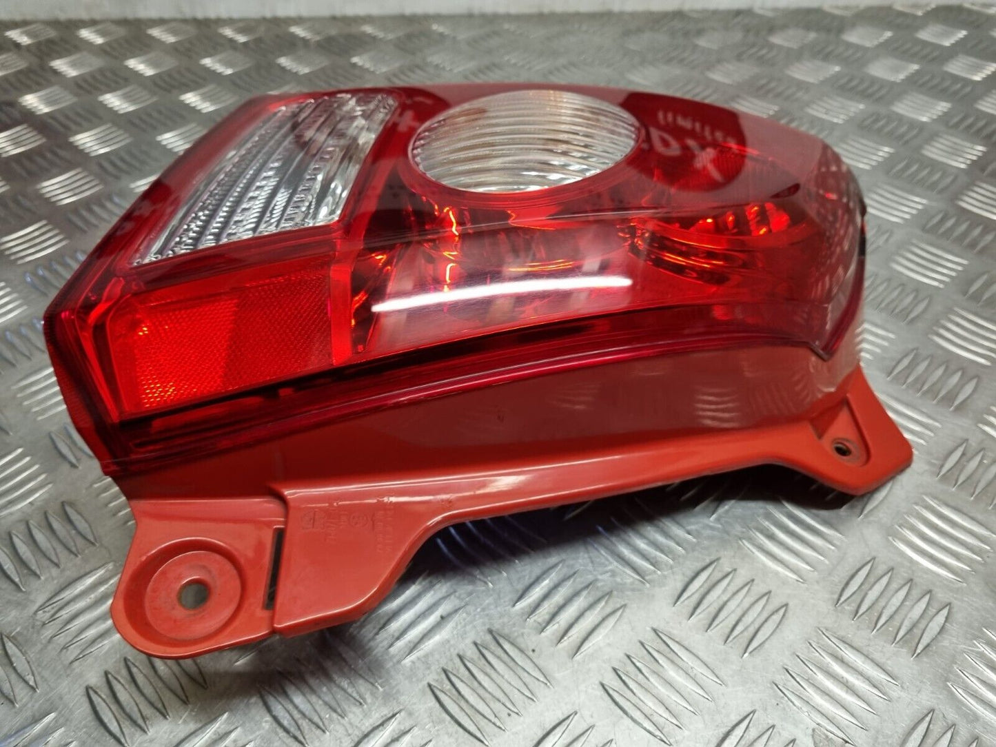 NISSAN PIXO 2009-2014 GENUINE PASSENGERS SIDE REAR OUTER BRAKE LIGHT 26555-4A00G