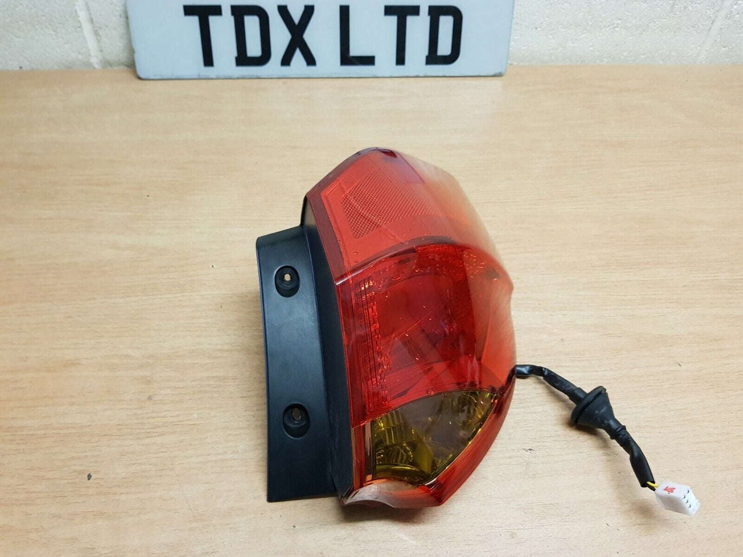 Genuine Kia Ceed MK2 Drivers Side Non-Led Rear Light Unit 2012 - 2016