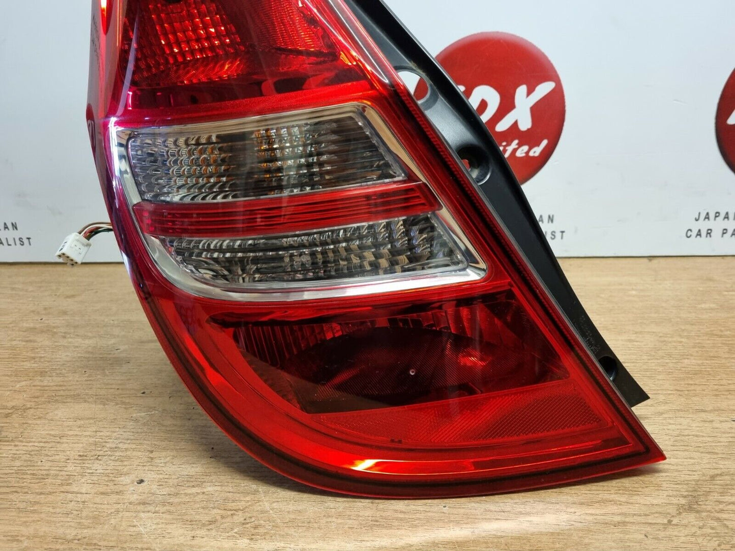 HYUNDAI I30 MK1 FD 2007-2011 GENUINE PASSENGERS SIDE REAR OUTER BODY BRAKE LIGHT